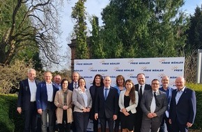 FREIE WÄHLER Bundesvereinigung: Treffen der Landesvorsitzenden mit Bundesvorsitzendem Hubert Aiwanger in Kassel: Reformen dürfen durch neue Schulden nicht verhindert werden!