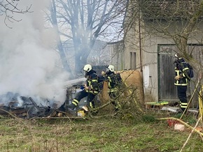 FW-MK: Brennender Unrat an der Griesenbraucker Straße