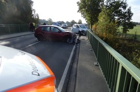 Polizeiinspektion Celle: POL-CE: Celle - Frau prallt mit Auto ins Brückengeländer