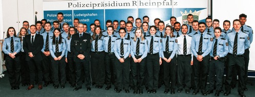 Polizeipräsidium Rheinpfalz: POL-PPRP: "Neue" Polizistinnen und Polizisten fürs Polizeipräsidium Rheinpfalz