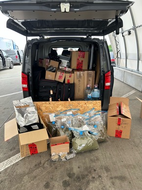 HZA-DD: Waffen, Cannabis und Steuerhinterziehung / Zoll beendet mehrtägige Kontrollmaßnahme auf der Autobahn 17