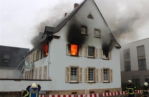 Polizeipräsidium Westpfalz: POL-PPWP: Brand im alten Postgebäude