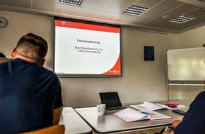 Feuerwehr Ratingen: FW Ratingen: Handlungsorientierte Ausbildung im Wachpraktikum