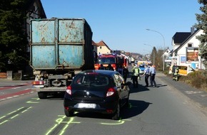 Feuerwehr Detmold: FW-DT: Verkehrsunfall