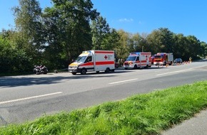 Freiwillige Feuerwehr Gemeinde Schiffdorf: FFW Schiffdorf: Motorräder stoßen bei Abbiegemanöver zusammen