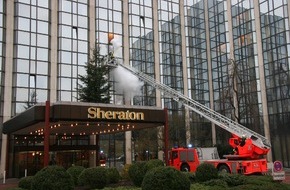 Feuerwehr Essen: FW-E: Mehrere Zimmerbrände im Essener Sheraton-Hotel, Evakuierung und Brandbekämpfung erfolgreich abgeschlossen