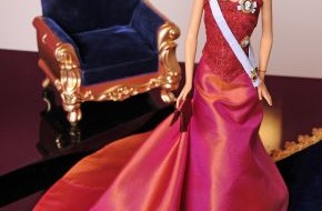 Mattel GmbH: Internationale Prominenz auf der weltweit größten Spielwarenmesse (mit Bild) / Barbie ehrt mit Unikaten Kronprinzessin Victoria von Schweden, Kim Clijsters und J.K. Rowling