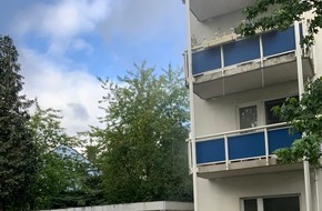 Feuerwehr Ratingen: FW Ratingen: Kellerbrand in Mehrfamilienhaus, Treppenraum verraucht