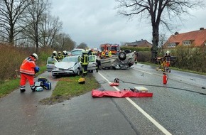 Freiwillige Feuerwehr Bad Segeberg: FW Bad Segeberg: Frontalzusammenstoß auf der Bundesstraße 432 - drei Verletzte