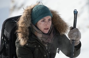 SAT.1: In der SAT.1-Premiere "Zwischen zwei Leben" schlagen sich Kate Winslet und Idris Elba durch die eisige Wildnis