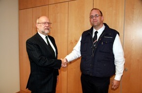 Polizeipräsidium Frankfurt am Main: POL-F: 071207 - 1396 Frankfurt-Sachsenhausen/Oberrad: Belobigung eines Freiwilligen Polizeihelfers
