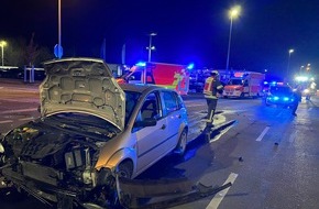 Freiwillige Feuerwehr Werne: FW-WRN: TH_1 - LZ1 - VU // 2 PKW // auslaufende Medien