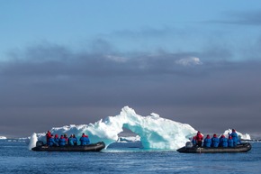 Neuer Katalog „Expeditions-Seereisen 2027/2028“: Expeditionen ans Ende der Welt mit IKARUS TOURS & PolarNEWS