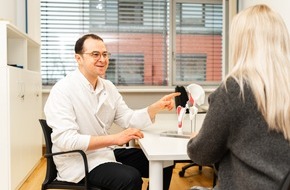 Klinikum N&uuml;rnberg: Endoprothetik-Chefarzt vom Klinikum N&uuml;rnberg stellt moderne Therapien bei H&uuml;ftgelenksverschlei&szlig; vor