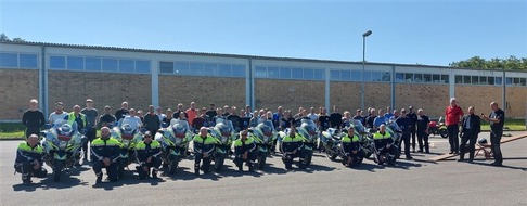 Polizeipräsidium Koblenz: POL-PPKO: Erfolgreiche Veranstaltung: Motorradfahren mit der Polizei und Fahrlehrern