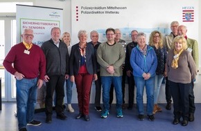 Polizeipräsidium Mittelhessen - Pressestelle Wetterau: POL-WE: Ergänzung zur gestrigen Meldung: "Neue Sicherheitsberater für Senioren im Wetteraukreis begrüßt"