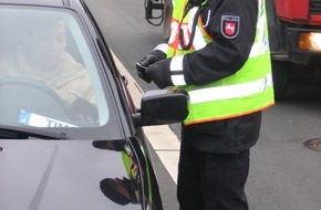 Polizeiinspektion Nienburg / Schaumburg: POL-NI: Drogenkontrollgruppe der Nienburger Polizei im Einsatz -Bild im Download-
