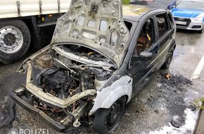 Polizeipräsidium Westpfalz: POL-PPWP: Auto fängt während der Fahrt an zu brennen