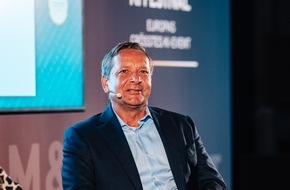 DUP UNTERNEHMER-Magazin: BIG BANG KI FESTIVAL in Berlin / Horst Heldt (Manager Union Berlin) prangert "bedenkliche" Entwicklung bei Spielerkäufen der Fußball-Bundesligisten an