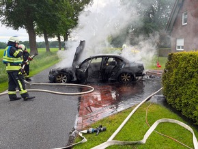 FW-AUR: Auto durch Feuer zerstört