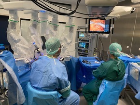 Pressemeldung Schön Klinik Rendsburg: Hochpräzise Operationen mit DaVinci-Technologie
