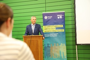 POL-OF: Innenstaatssekretär Martin Rößler besucht interkulturellen Abend des Polizeipräsidiums Südosthessen und der Stadt Hanau