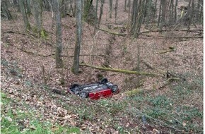 Polizeidirektion Landau: POL-PDLD: Pkw-Fahrerin leichtverletzt