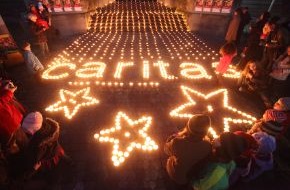 Caritas international: Solidaritätsaktion: Caritas lässt "Eine Million Sterne" leuchten / 
Illuminationen in rund 70 Orten bundesweit setzen Zeichen der Hoffnung für Menschen in Not (BILD)