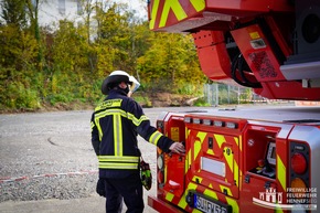 FW Hennef: Lehrgang für Drehleiter - Maschinisten bei der Feuerwehr Hennef