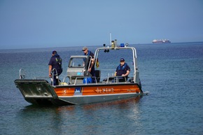 THW HH MV SH: THW-Einsatzkräfte trainieren Öl-Schadensbekämpfung bei internationaler Großübung BALEX Delta