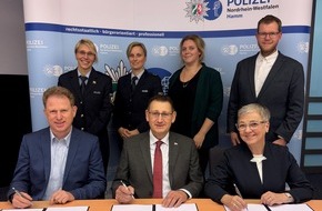 Polizeipräsidium Hamm: POL-HAM: Gemeinsam für die Menschen in Hamm: Kooperationsvertrag zwischen Polizei Hamm und Notfallseelsorge Hamm unterzeichnet