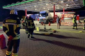 Freiwillige Feuerwehr Bedburg-Hau: FW-KLE: Zwischenfall an Tankstelle: Dieselkraftstoff ausgelaufen