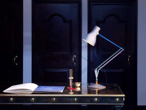 Licht-Upgrade für Homeoffice und Büro - Lampenwelt.de präsentiert Schreibtischleuchten von HCL bis Kultdesign