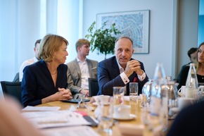 Aktuell: Auszubildende treffen Büdenbender und Hofmeister