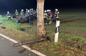 Polizei Minden-Lübbecke: POL-MI: Junger Fahrer überschlägt sich mit Pkw