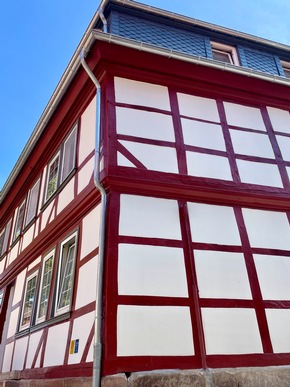 Tatkräftig saniert am „Hören"