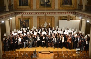 Santander Consumer Bank AG: Santander verlängert Stipendien an der Universität Göttingen (FOTO)
