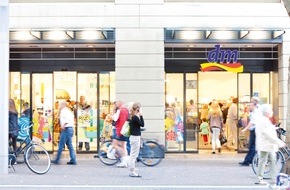 dm-drogerie markt: dm-drogerie markt im Überblick: Die wichtigsten Fakten des Geschäftsjahres 2011/2012 und die Perspektiven für 2012/2013 (BILD)