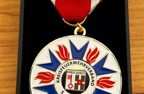 Feuerwehren im Kreis Soest: FW Kreis Soest: Delegiertenversammlung des Kreisfeuerwehrverbandes in Rüthen- höchste Auszeichnung für 2 Feuerwehrangehörige