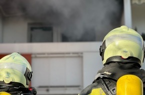 Feuerwehr Dresden: FW Dresden: Wohnungsbrand - Rauchwarnmelder alarmiert die Nachbarn