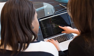 Universität Koblenz: „Code your Bag“: Uni Koblenz lädt Schülerinnen zu Informatik-Workshop in den Herbstferien ein