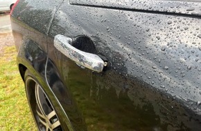 Polizeidirektion Neustadt/Weinstraße: POL-PDNW: Pkw auf Parkplatz eines Freizeitparks aufgebrochen