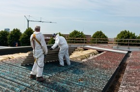 rds energies GmbH: Die rds Dachkampagne saniert bundesweit kostenlos Asbestdächer und ersetzt sie durch Solaranlagen / Agrar- und Gewerbedachflächen sind gesucht