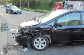 Polizeipräsidium Westpfalz: POL-PPWP: Ampel ausgeschaltet - Vorfahrt missachtet