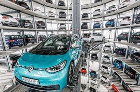 Autostadt GmbH: Erstmals bilanziell CO2-neutrale Fahrzeugabholung in der Autostadt möglich
