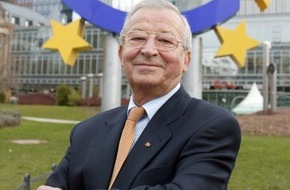 DVAG Deutsche Vermögensberatung AG: Geschäftsergebnisse 2012: DVAG glänzt in schwierigem Marktumfeld / Deutsche Vermögensberatung (DVAG) erzielt Rekordergebnisse (BILD)