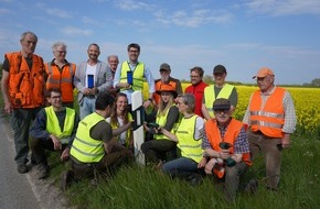 Provinzial Holding AG: Provinzial unterstützt Verkehrssicherheitsaktion rund um Satjendorf: Jägerschaft installiert 300 blaue Wildwarnreflektoren