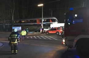 Feuerwehr Iserlohn: FW-MK: Baum auf Oberleitung