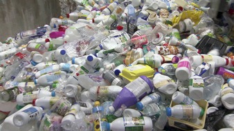 3sat: Wo bleibt der Plastikmüll? 3sat zeigt Schweizer Doku "Das dreckige Geschäft mit Plastik"