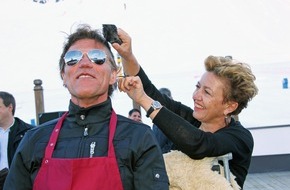 Central Spa Hotel Sölden: Frank Wörndl mit Glatze - Warum die Haarpracht des Ex-Skistars bei "Wein am Berg" in Sölden dem Rasierer zum Opfer fiel... - BILD